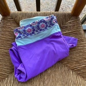 Lululemon purple capri-length leggings size 8